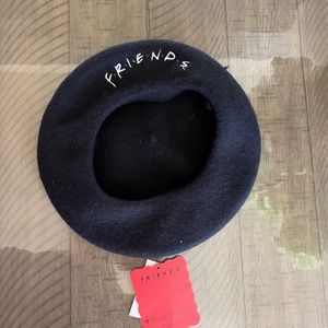 Bundle F.R.I.E.N.D.S wood beret